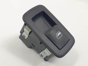 MANDO ELEVALUNAS TRASERO DERECHO 56046555AC JEEP CHEROKEE (KL) Autodesguaces Alicante