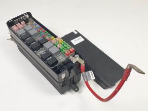 CAJA RELES / FUSIBLES 301047500 LAND ROVER RANGE ROVER SPORT (L320) Autodesguaces Alicante