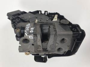 CERRADURA PUERTA DELANTERA DERECHA 3M5AR21812AH FORD FOCUS C-MAX (CAP) Autodesguaces Alicante