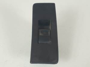 MANDO ELEVALUNAS TRASERO IZQUIERDO 848100F030 TOYOTA VERSO Autodesguaces Alicante