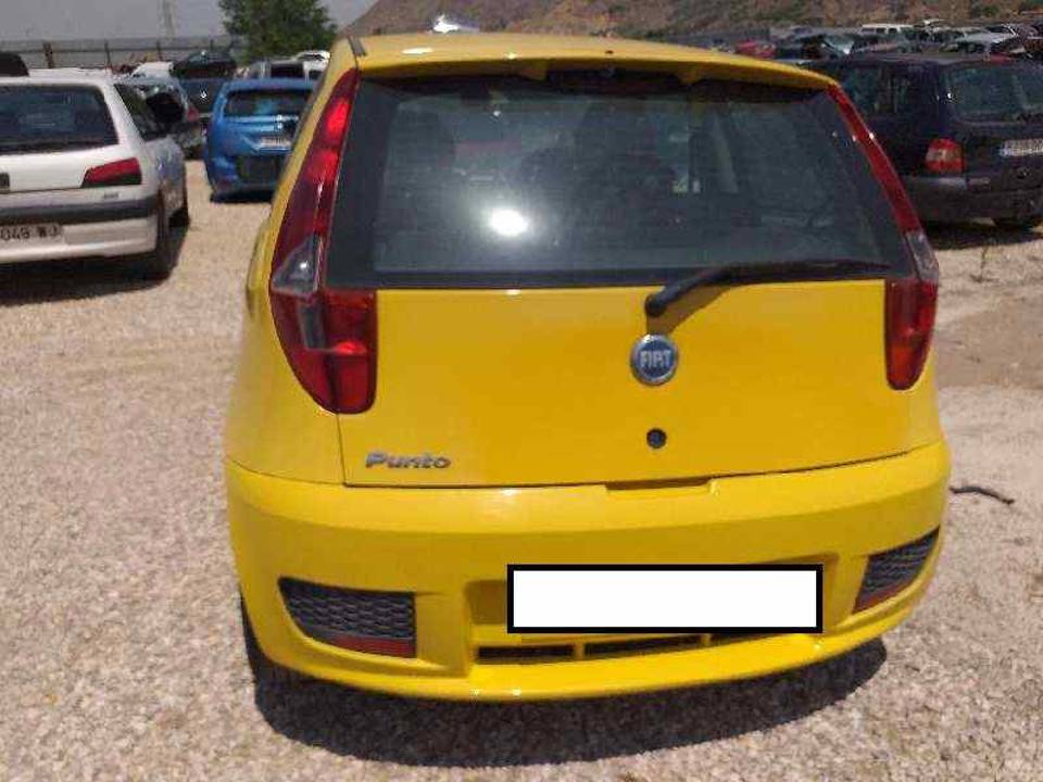 Imagen del vehículo FIAT PUNTO BERLINA (188)