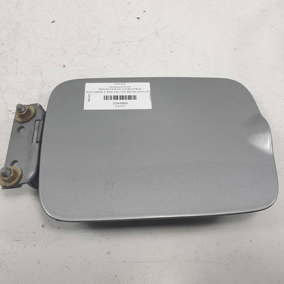 TAPA EXTERIOR COMBUSTIBLE - BMW - SERIE 5 (E28)