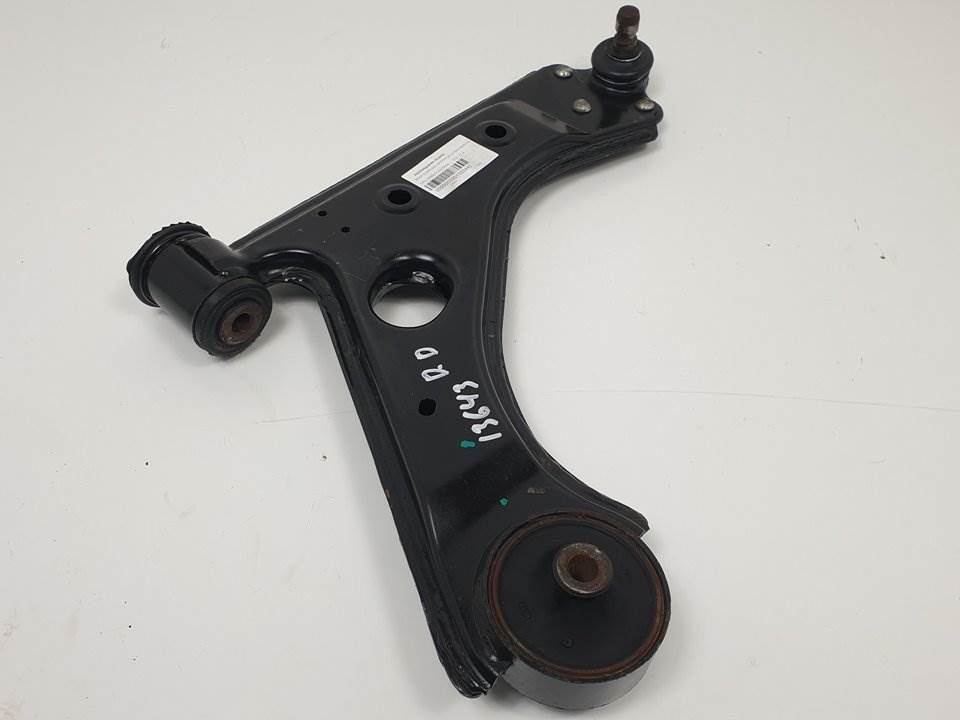 BRAZO SUSPENSION INFERIOR DELANTERO DERECHO - OPEL - CORSA D