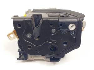 CERRADURA PUERTA TRASERA DERECHA 8X0839016 AUDI A1 (8X) Autodesguaces Alicante