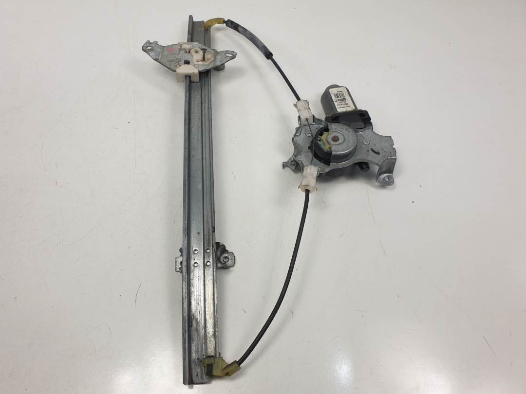 ELEVALUNAS DELANTERO DERECHO - 400698T7 - NISSAN - ALMERA TINO (V10M)