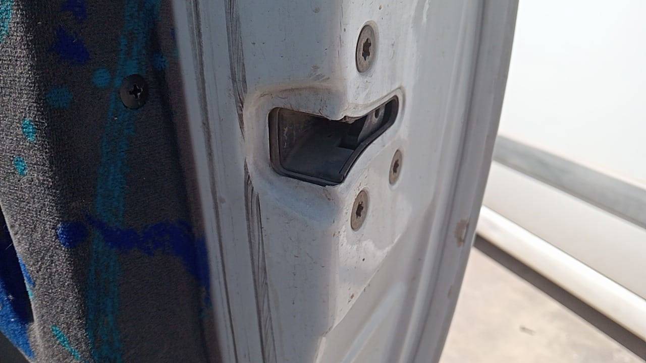 CERRADURA PUERTA DELANTERA DERECHA