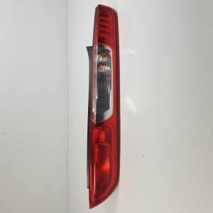 PILOTO TRASERO DERECHO 4M5113404AF FORD FOCUS BERLINA (CAP) Autodesguaces Alicante
