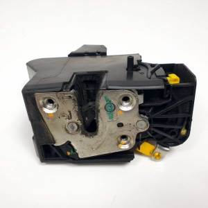 CERRADURA PUERTA TRASERA IZQUIERDA 825037563RC DACIA LOGAN MCV II Autodesguaces Alicante