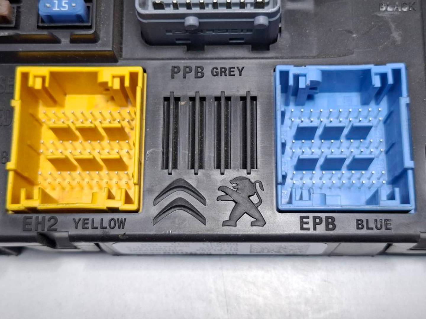 Foto 5 de Caja Reles / Fusibles Citroen C3 (1995–2010)