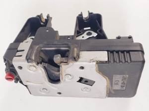 CERRADURA PUERTA TRASERA DERECHA 24414135 OPEL ASTRA G BERLINA Autodesguaces Alicante