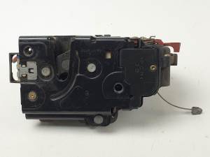CERRADURA PUERTA DELANTERA DERECHA 3D1837016 VOLKSWAGEN CADDY KA/KB (2K) Autodesguaces Alicante