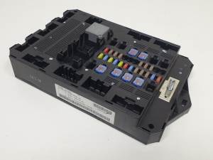 CAJA RELES / FUSIBLES 8X2T14B476AD JAGUAR XF (X250) Autodesguaces Alicante