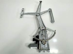 ELEVALUNAS DELANTERO DERECHO 0130821769 OPEL ZAFIRA A Autodesguaces Alicante