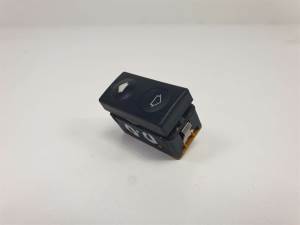 MANDO ELEVALUNAS DELANTERO DERECHO 8368941 BMW SERIE 3 CABRIO (E36) Autodesguaces Alicante