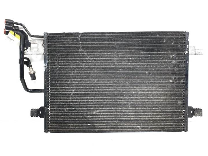 CONDENSADOR / RADIADOR AIRE ACONDICIONADO 3B0260401 VOLKSWAGEN PASSAT BERLINA (3B3) Autodesguaces Alicante