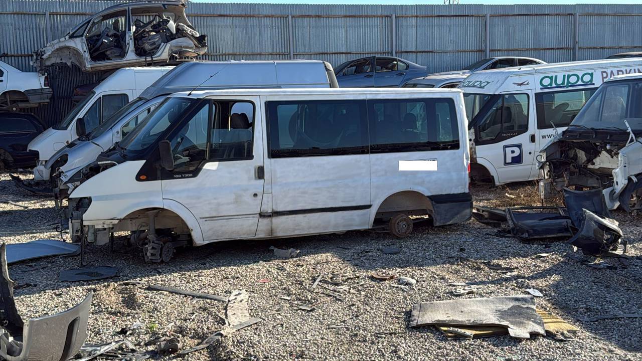 Imagen del vehículo FORD TRANSIT CAJA CERRADA, CORTA (FY) (2000 =>)