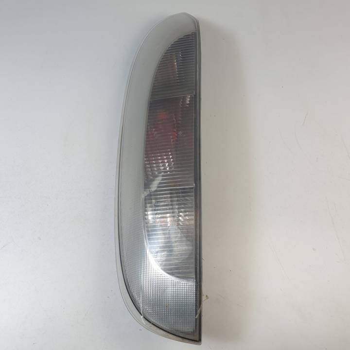 PILOTO TRASERO IZQUIERDO 13227126 OPEL CORSA C (F68) Autodesguaces Alicante
