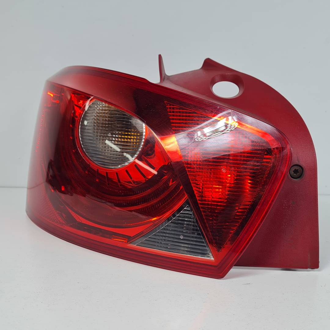 PILOTO TRASERO IZQUIERDO - 6J4945095G - SEAT - IBIZA (6J5)