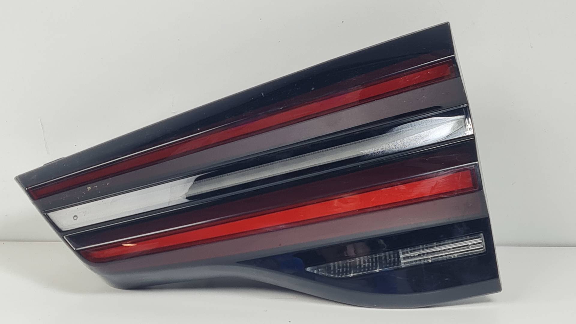 Rückleuchte innen hinten rechts - H8985014005 - BMW - SERIE iX3 (G08)