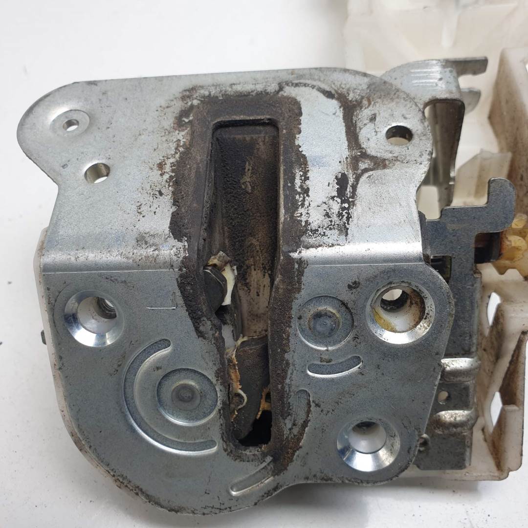 CERRADURA PUERTA TRASERA IZQUIERDA - MAZDA - 5 BERL. (CR)