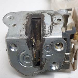 CERRADURA PUERTA TRASERA IZQUIERDA MAZDA 5 BERL. (CR) Autodesguaces Alicante