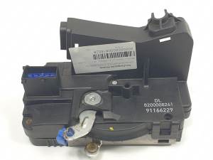 CERRADURA PUERTA DELANTERA DERECHA 8200008261 RENAULT TRAFIC CAJA CERRADA (AB 4.01) Autodesguaces Alicante