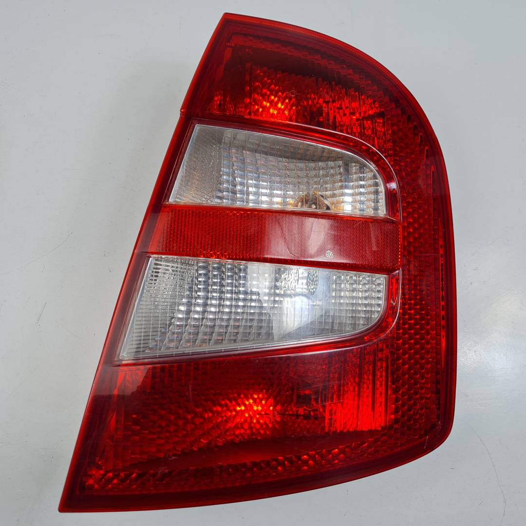 PILOTO TRASERO DERECHO - 6Y6945096 - SKODA - FABIA (6Y2/6Y3)