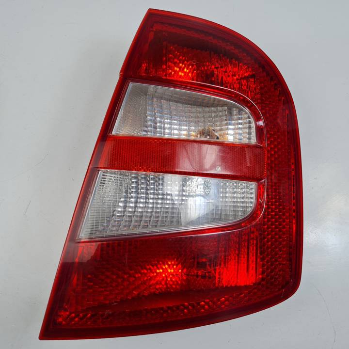 PILOTO TRASERO DERECHO 6Y6945096 SKODA FABIA (6Y2/6Y3) Autodesguaces Alicante