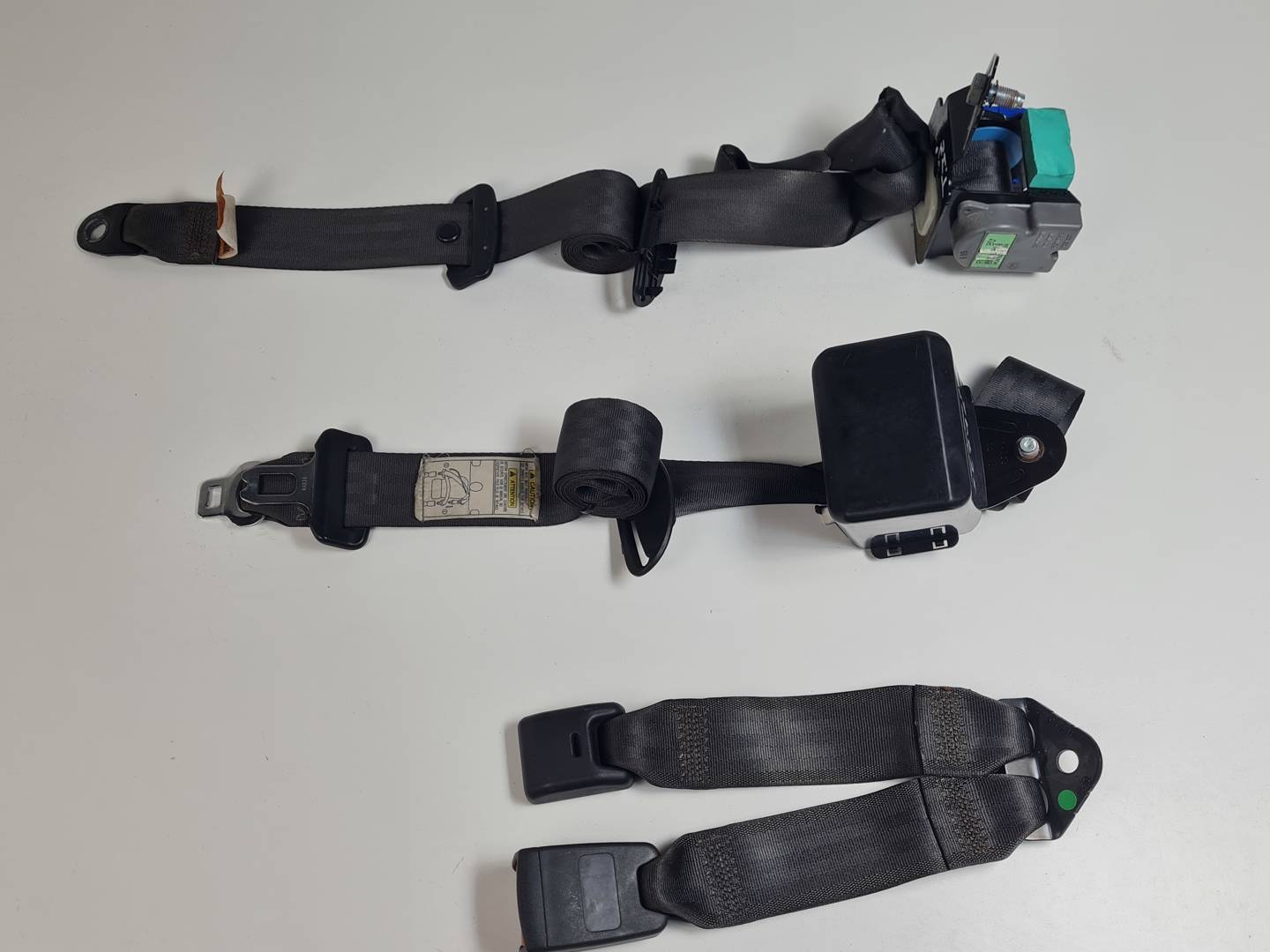 CINTURON SEGURIDAD TRASERO CENTRAL - 96428893 - CHEVROLET - AVEO