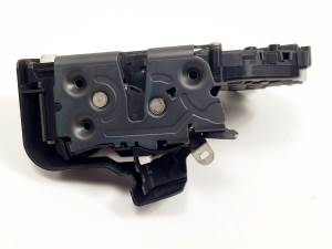 CERRADURA PUERTA TRASERA IZQUIERDA 30699797 VOLVO S40 BERLINA Autodesguaces Alicante