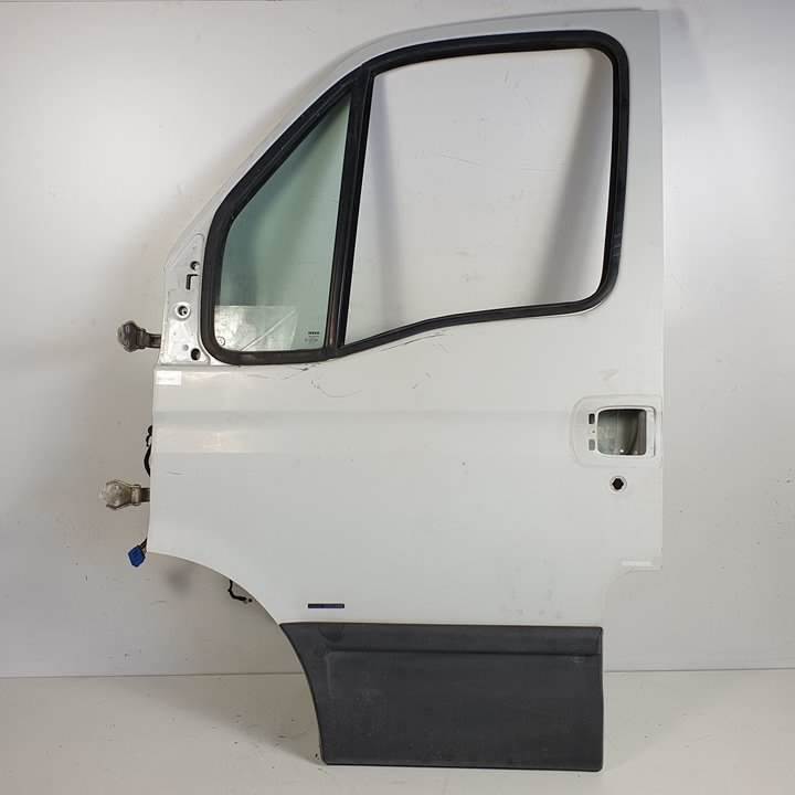 PUERTA DELANTERA IZQUIERDA IVECO DAILY CAJA CERRADA (2006 =>) Autodesguaces Alicante