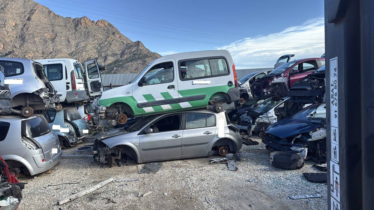 Imagen del vehículo RENAULT MEGANE II BERLINA 5P