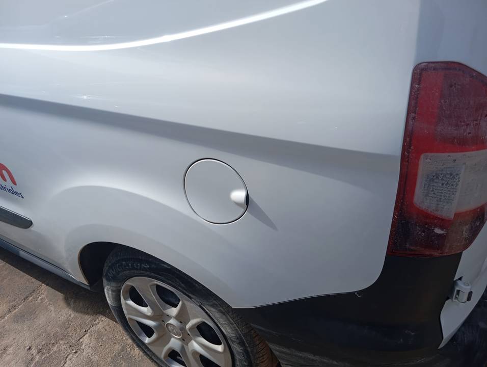 TAPA EXTERIOR COMBUSTIBLE