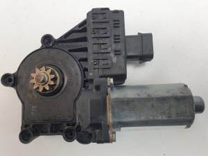MOTOR ELEVALUNAS DELANTERO IZQUIERDO 994886101 OPEL ASTRA GTC Autodesguaces Alicante