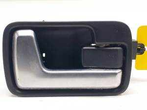 MANETA INTERIOR DELANTERA DERECHA FVC500126XXX LAND ROVER DISCOVERY 3 Autodesguaces Alicante