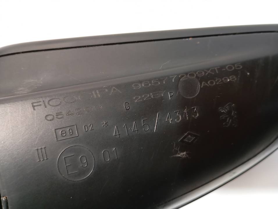 RETROVISOR DERECHO