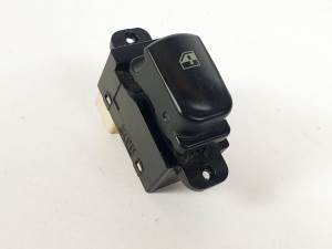 MANDO ELEVALUNAS TRASERO IZQUIERDO 9357820000 HYUNDAI SONATA (NF) Autodesguaces Alicante