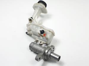 BOMBA FRENO 10204790171 NISSAN QASHQAI (J11) Autodesguaces Alicante