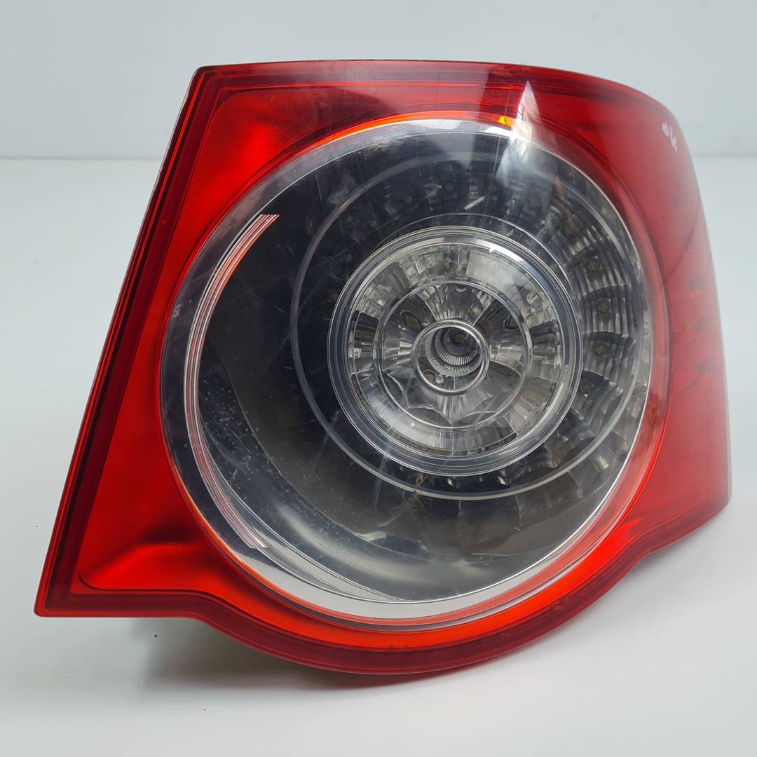 PILOTO TRASERO DERECHO - 1K5945096G - VOLKSWAGEN - JETTA (1K2)