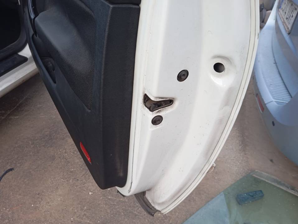 CERRADURA PUERTA DELANTERA DERECHA