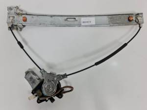 ELEVALUNAS DELANTERO DERECHO CM010410E MAZDA PREMACY (CP) Autodesguaces Alicante