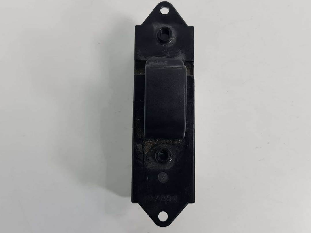 MANDO ELEVALUNAS TRASERO DERECHO - 8608A006 - MITSUBISHI - MONTERO (V60/V70)
