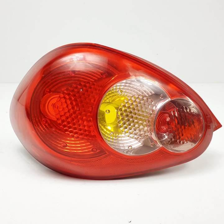 PILOTO TRASERO IZQUIERDO - 815600H020 - TOYOTA - AYGO (KGB/WNB)
