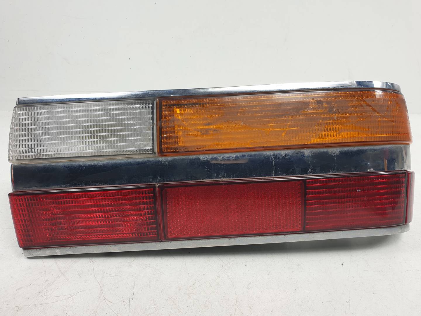 PILOTO TRASERO DERECHO - BMW - SERIE 5 (E28)