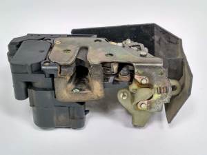 CERRADURA PUERTA DELANTERA DERECHA ALFA ROMEO 156 (116) Autodesguaces Alicante