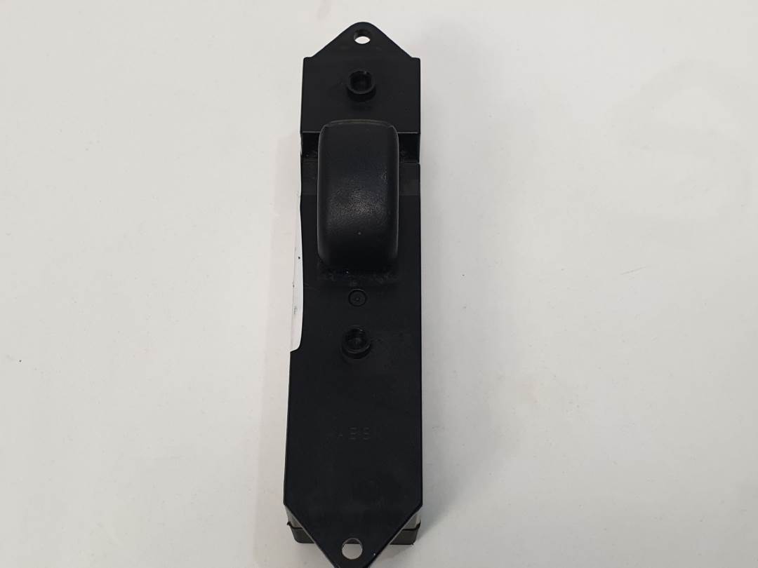 MANDO ELEVALUNAS DELANTERO DERECHO - MR194830 - MITSUBISHI - COLT (CJ0)