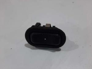MANDO ELEVALUNAS DELANTERO DERECHO 90561388 OPEL ZAFIRA A Autodesguaces Alicante