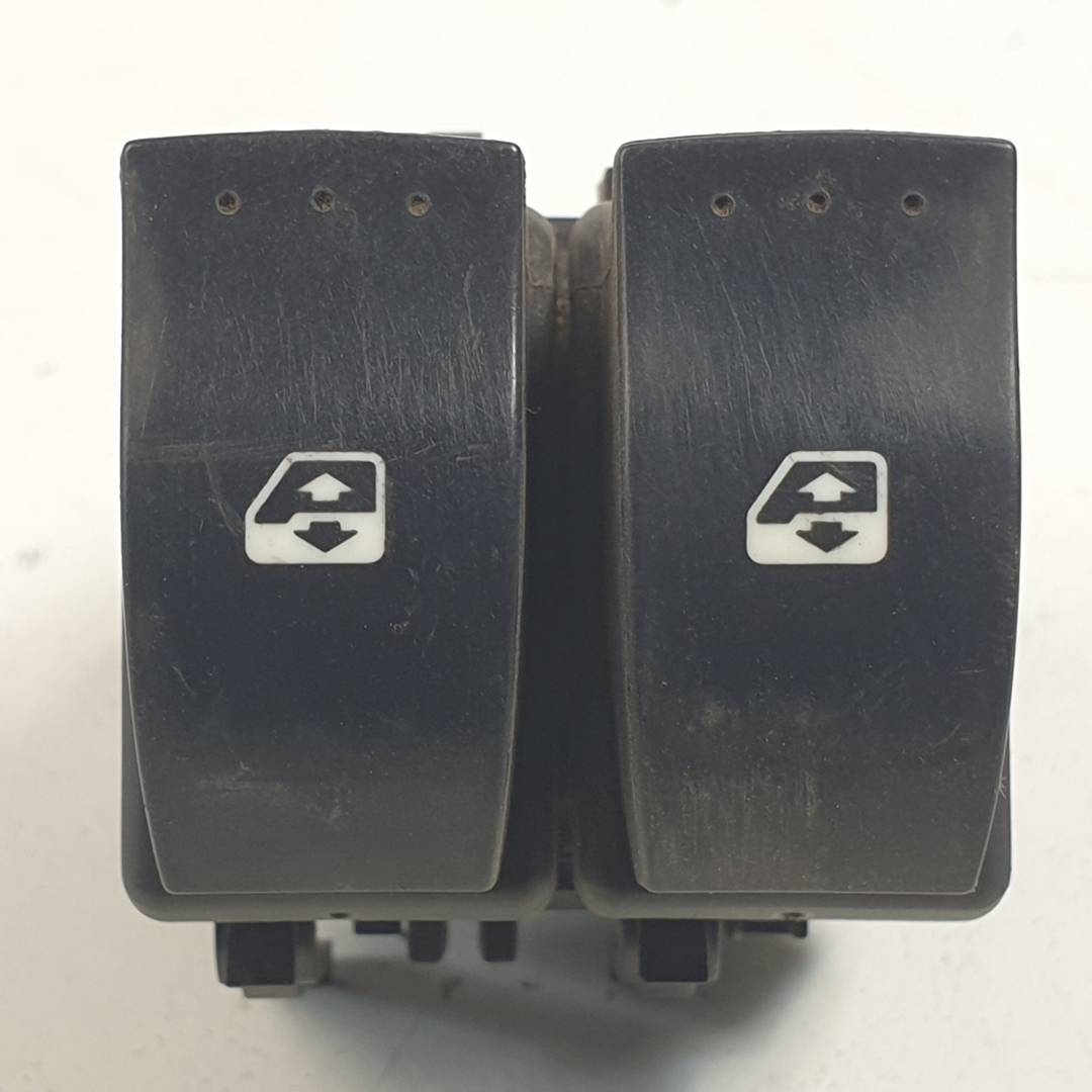 MANDO ELEVALUNAS DELANTERO IZQUIERDO - 060045C - RENAULT - CLIO II FASE II (B/CB0)