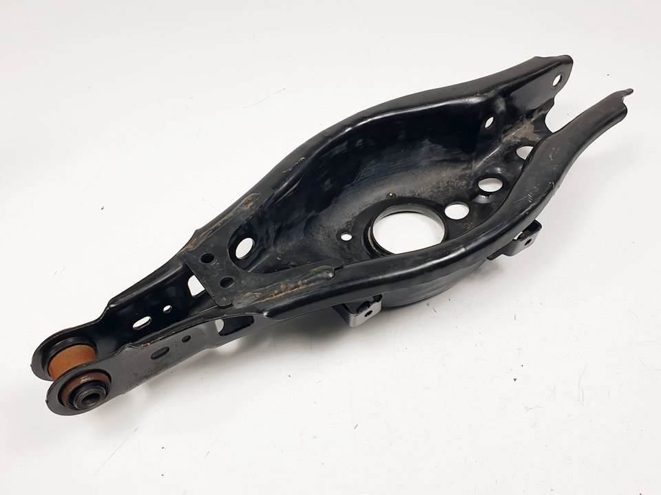 BRAZO SUSPENSION INFERIOR TRASERO DERECHO - TOYOTA - AVENSIS