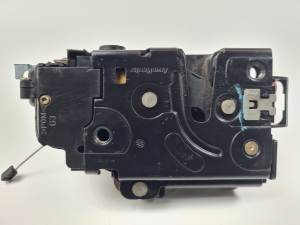 CERRADURA PUERTA TRASERA IZQUIERDA 7L0839015 VOLKSWAGEN GOLF PLUS (5M1) Autodesguaces Alicante